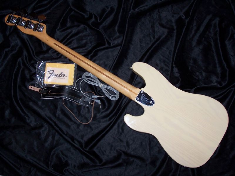 1977 Telecaster Bass 002.jpg
